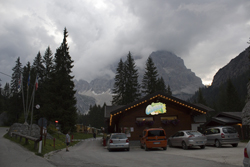 Camping Cadore mit Monte Pelmo im Hintergrund